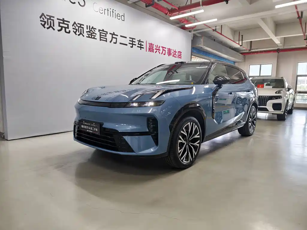 Lynk & Co 08 EM-P 2025