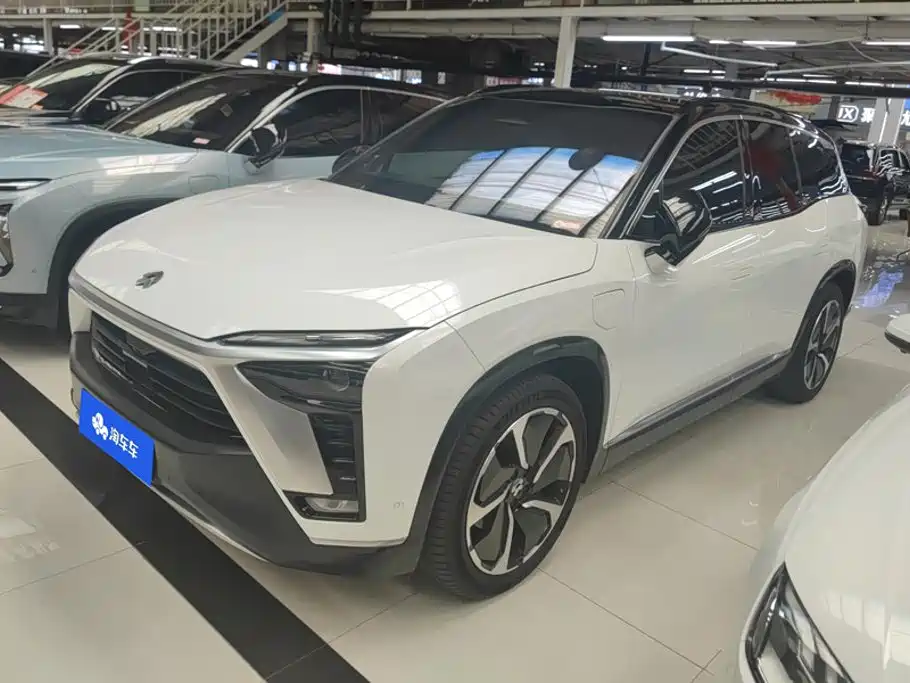 NIO ES8 2021