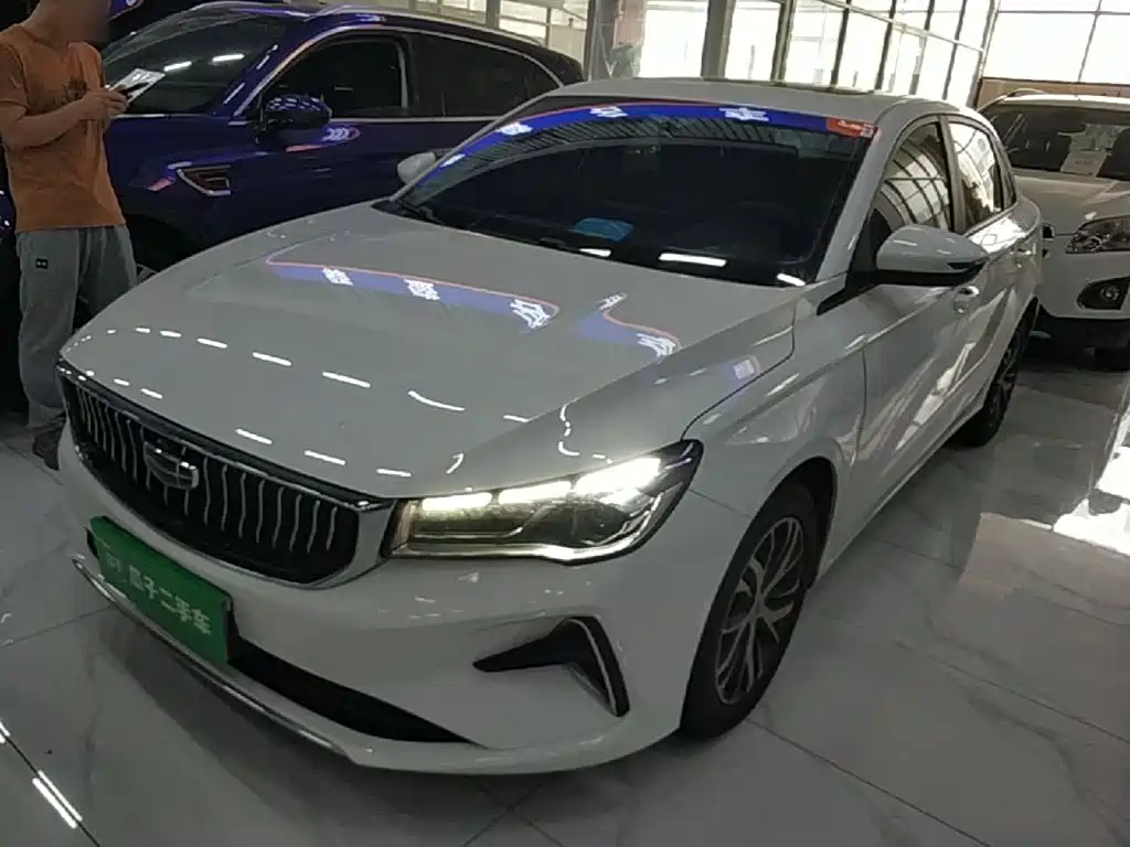 Geely Emgrand 2022