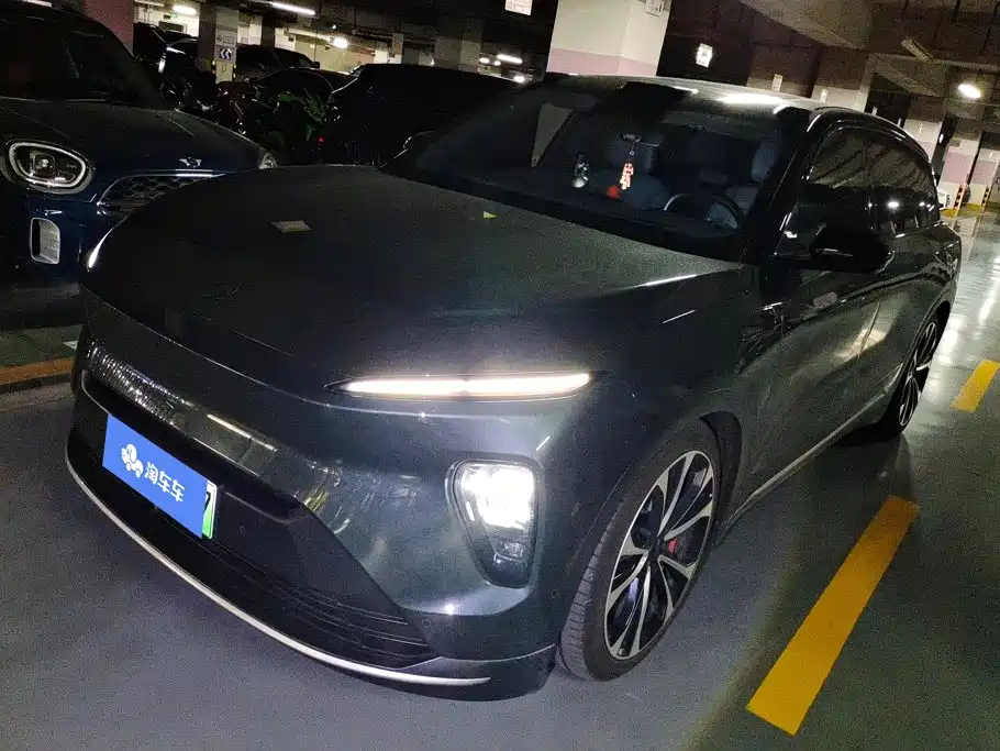 NIO ES8 2023