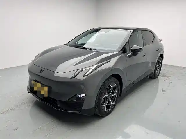 Lynk & Co Z20 2024