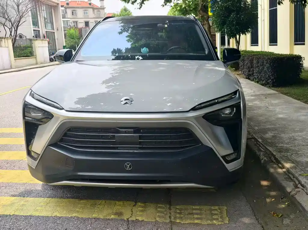 NIO ES8 2022