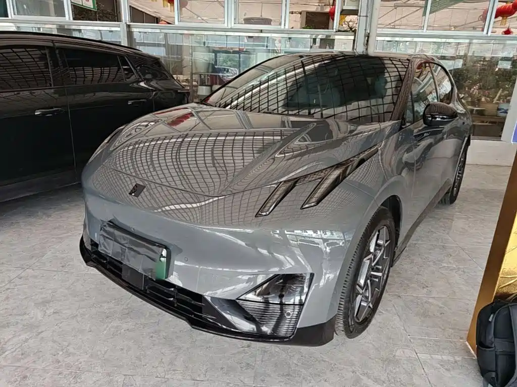 Lynk & Co Z20 2024