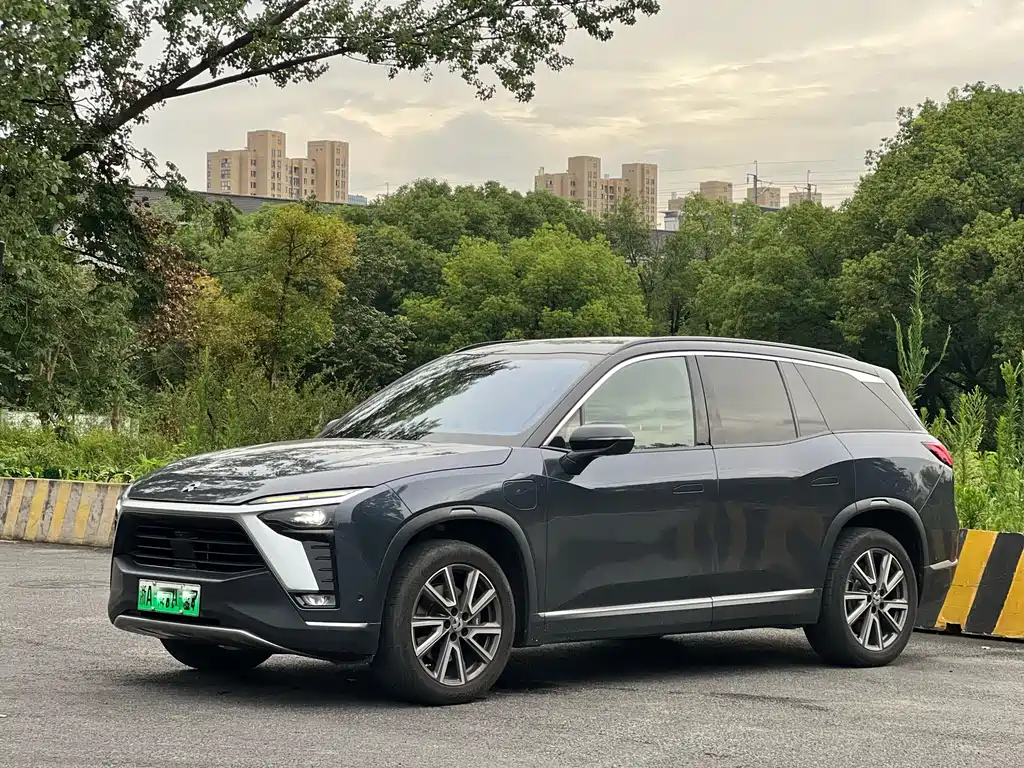 NIO ES8 2022