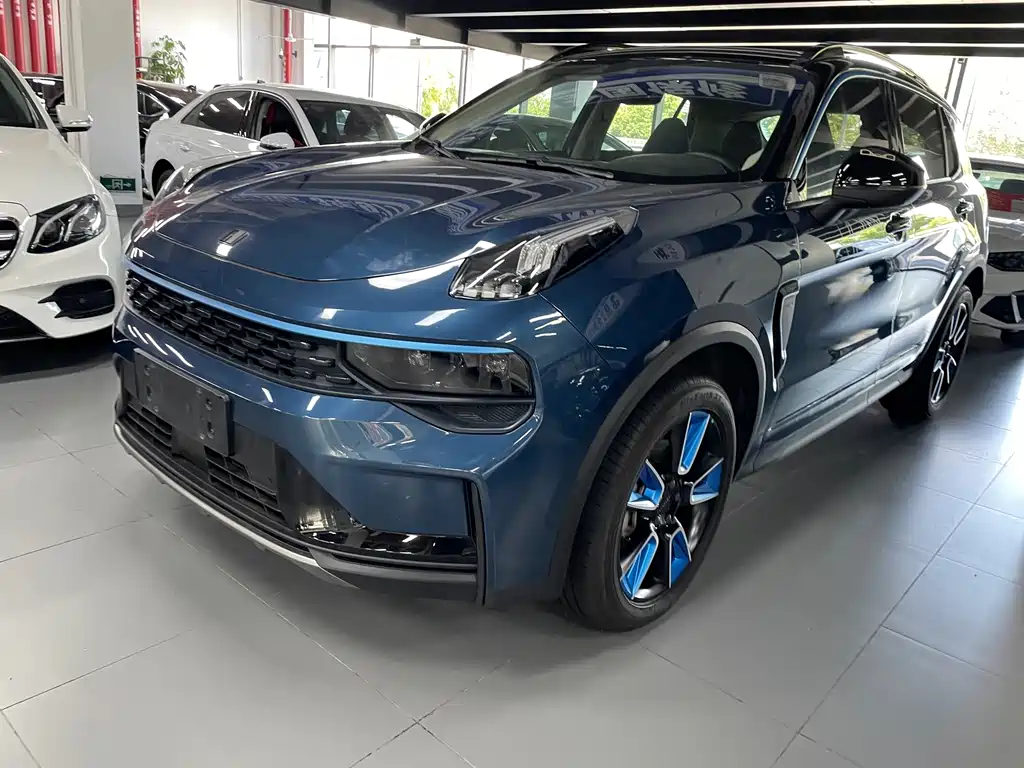 Lynk & Co 01 2022