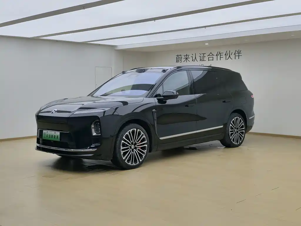 NIO ES8 2025