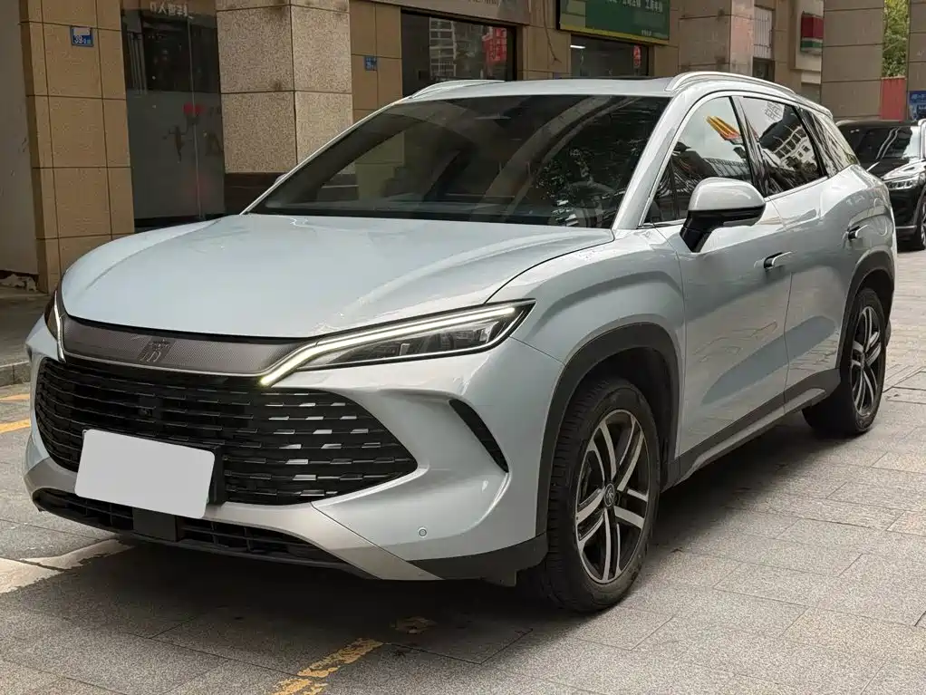 BYD L DM-i 2025