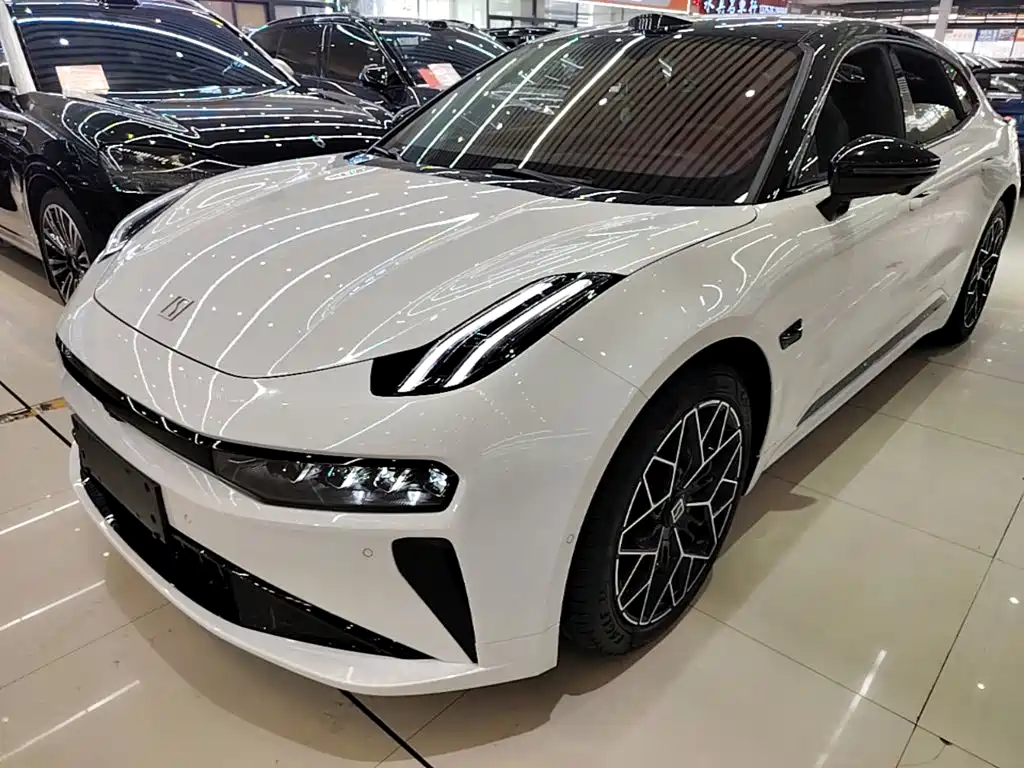Zeekr 001 2025
