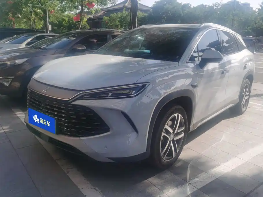 BYD L DM-i 2025