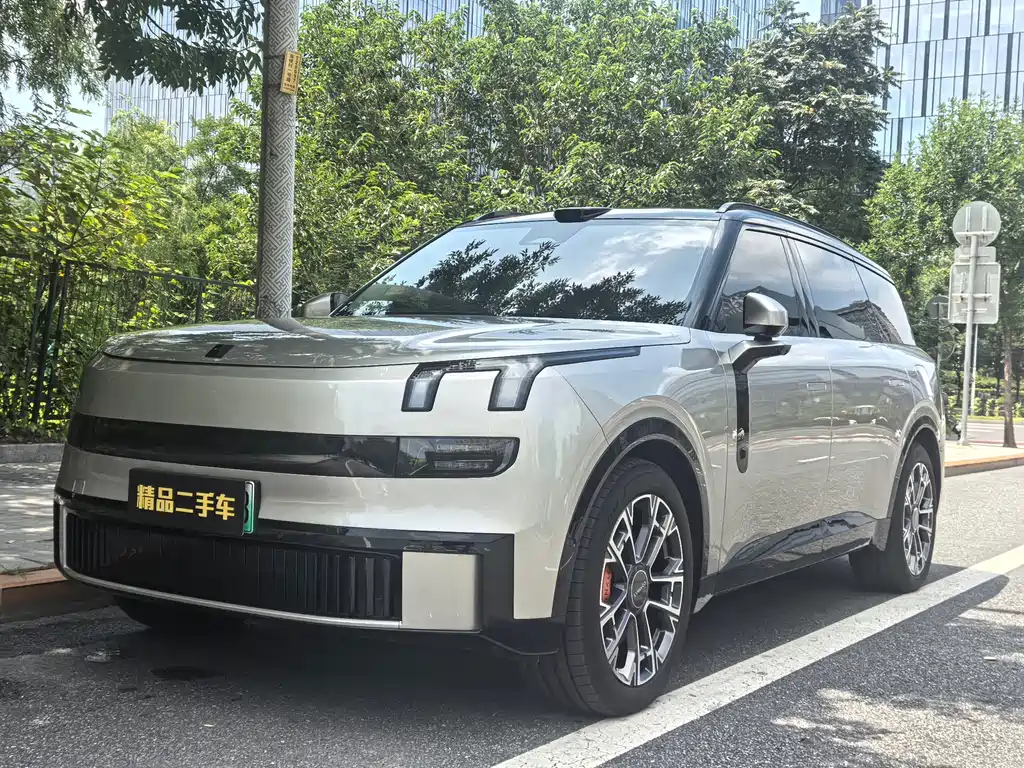 Lynk & Co 领克900 2025