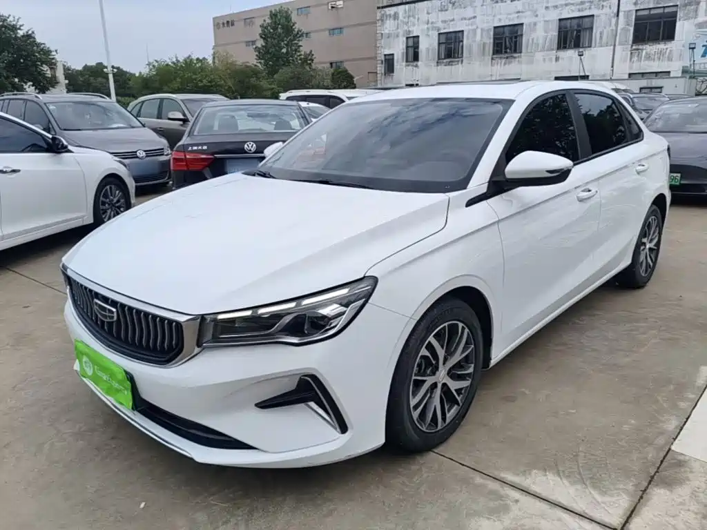 Geely Emgrand 2022
