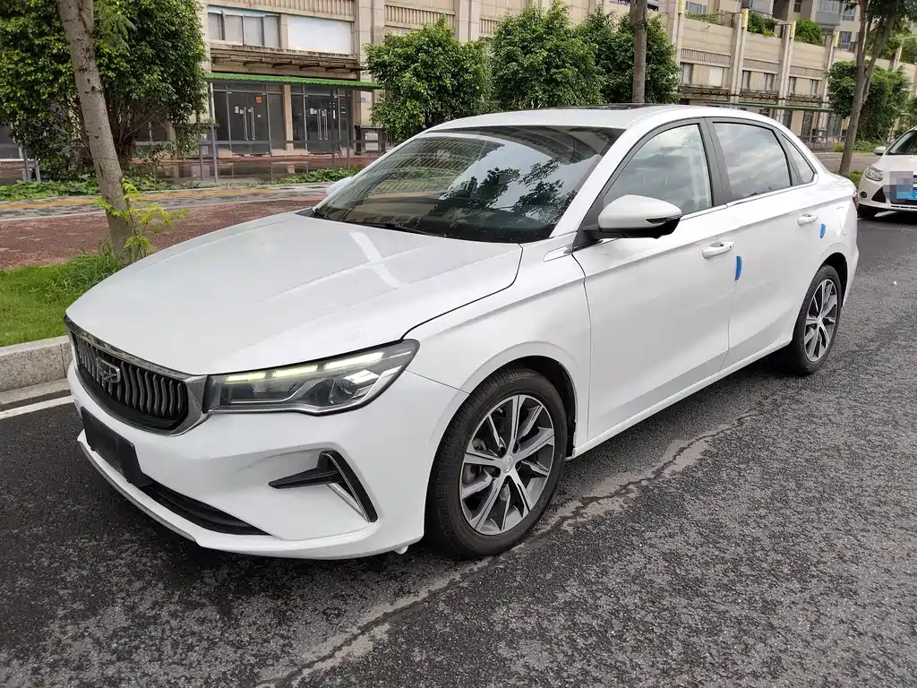 Geely Emgrand 2023