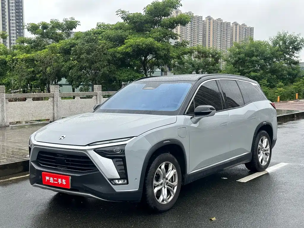 NIO ES8 2021