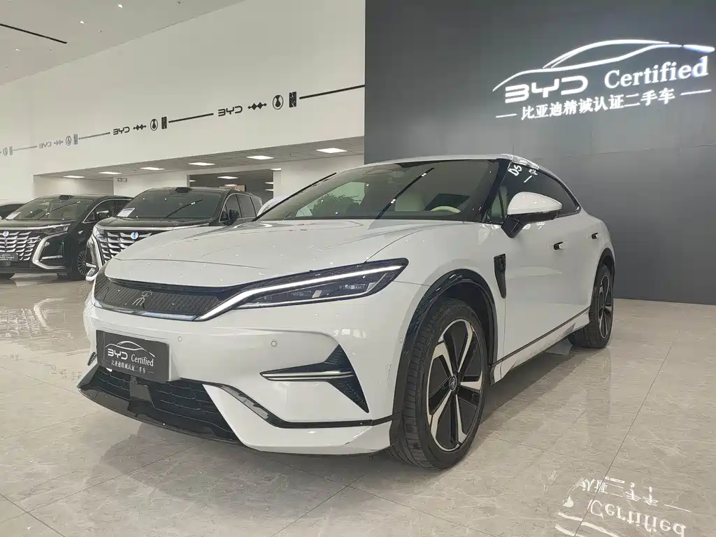 BYD L EV 2024