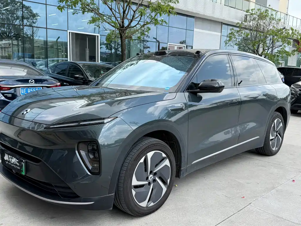 NIO ES8 2023