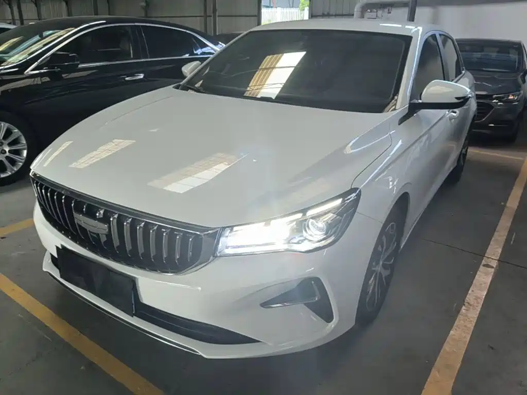 Geely Emgrand 2024