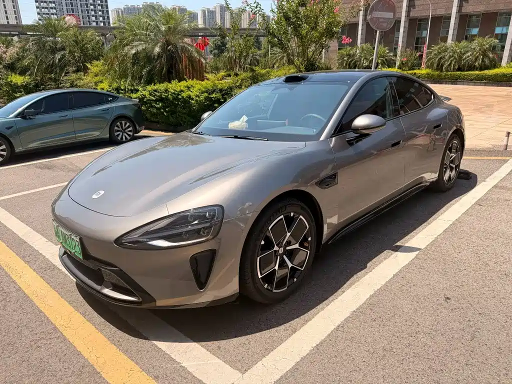 Xiaomi SU7 2024