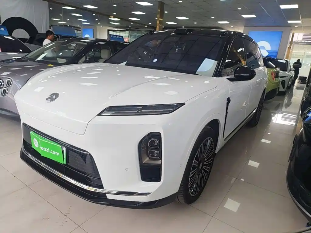 NIO ES8 2025