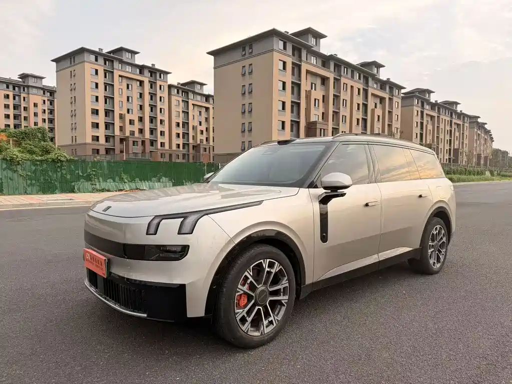 Lynk & Co 领克900 2025