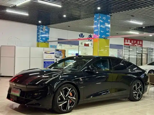 Lynk & Co Z10 2025