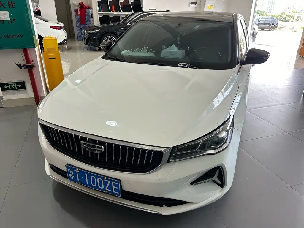 Geely Emgrand 2023