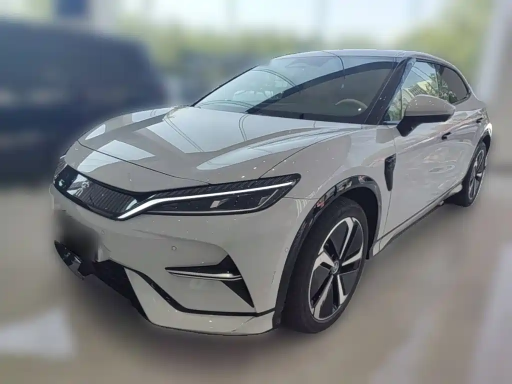 BYD L EV 2024
