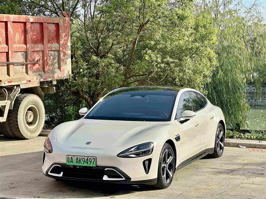 Xiaomi SU7 2024