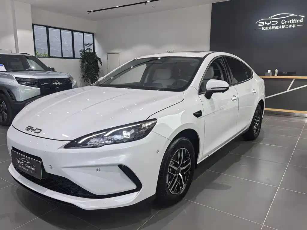 BYD Seal 05 DM-i 2025