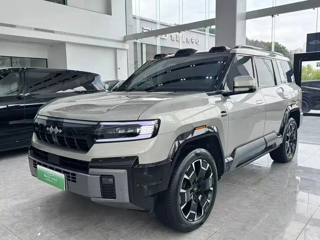 Fang Cheng Bao Leopard 8 2025