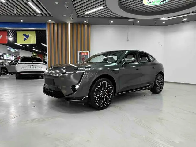 Avita 11 2025 Dark Knight Edition