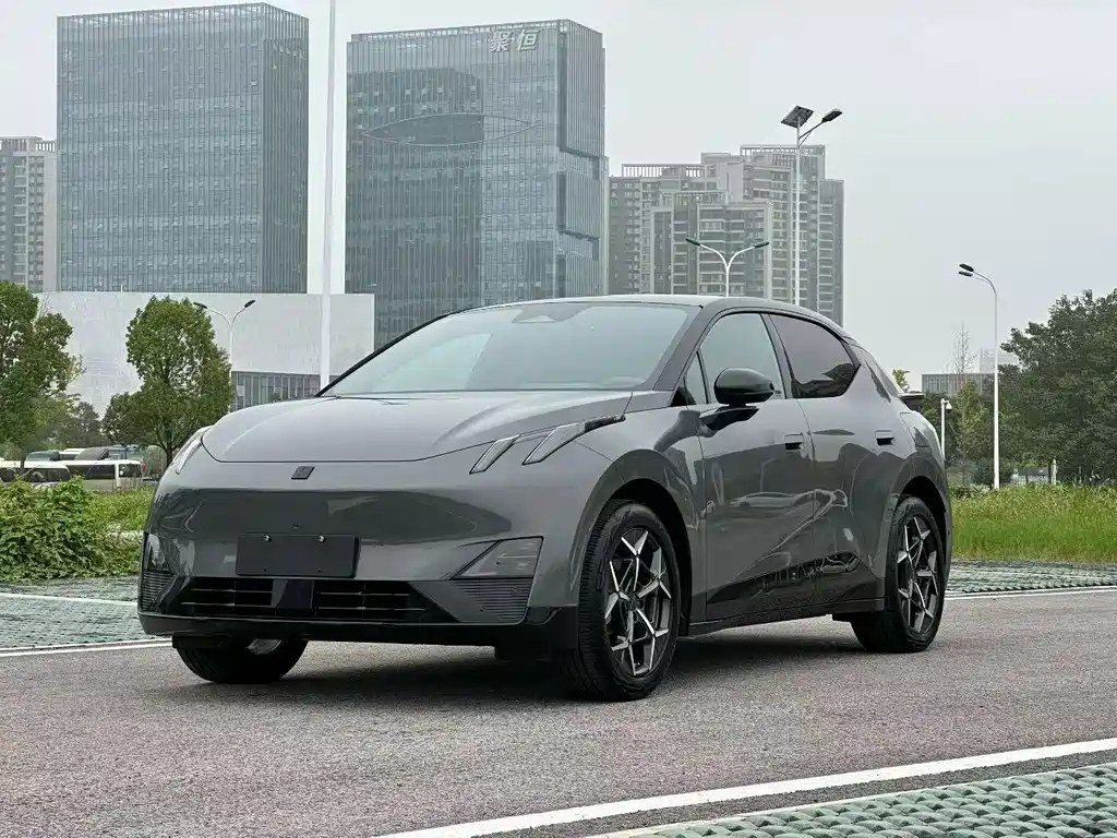 Lynk & Co Z20 2025
