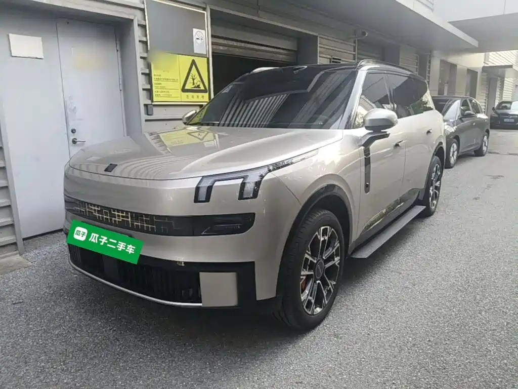 Lynk & Co 领克900 2025