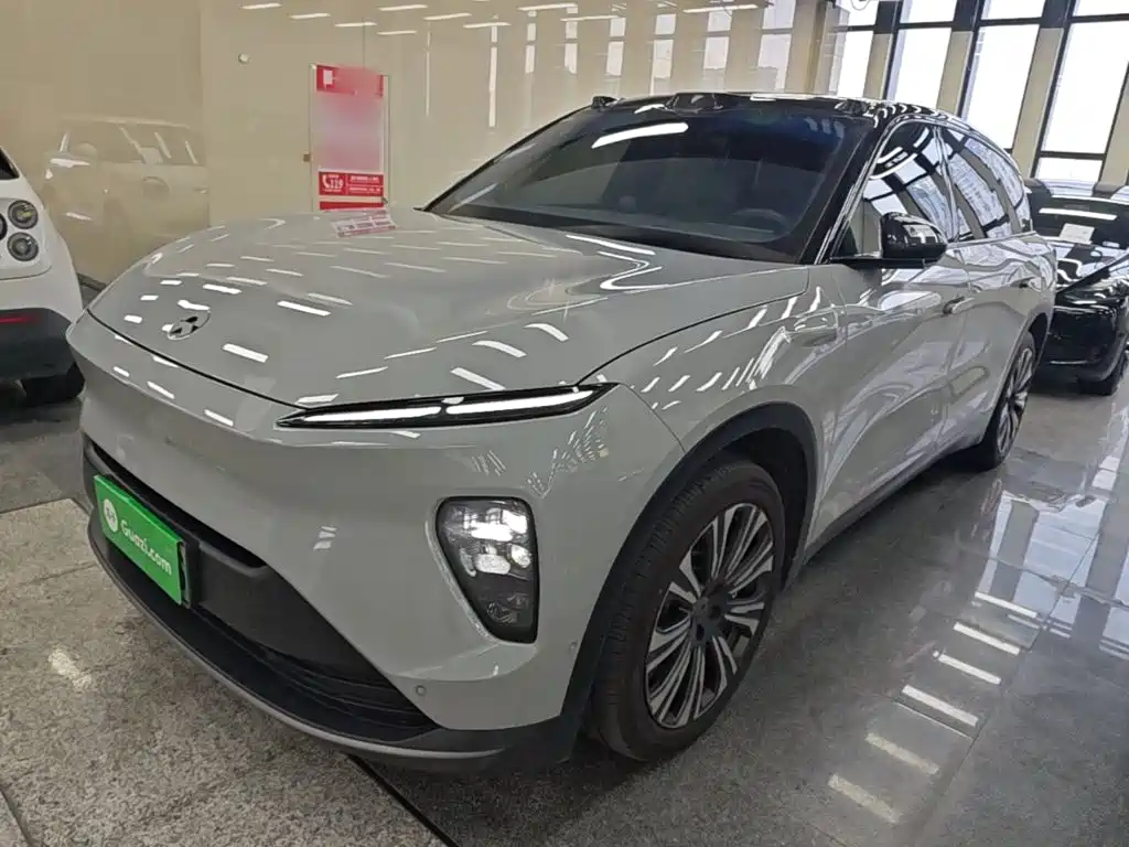 NIO ES8 2023