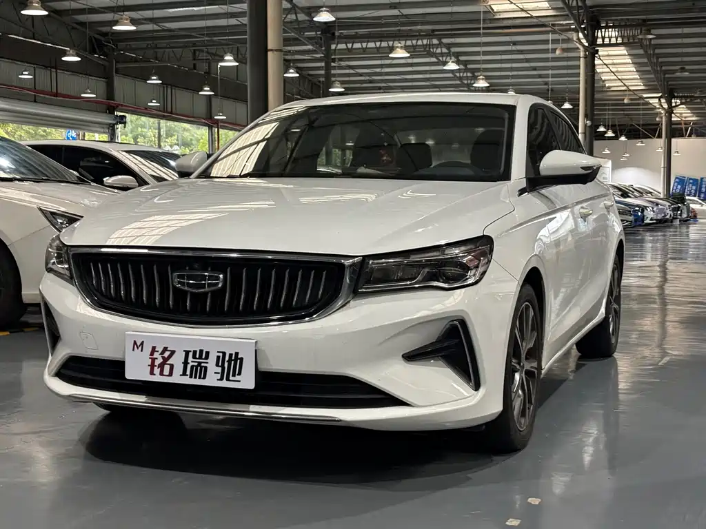 Geely Emgrand 2021