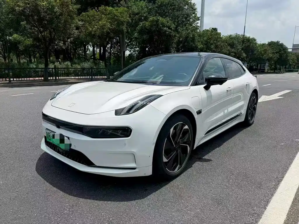 Zeekr 001 2023