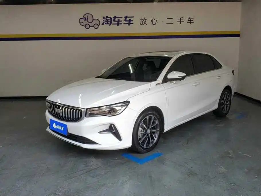 Geely Emgrand 2022