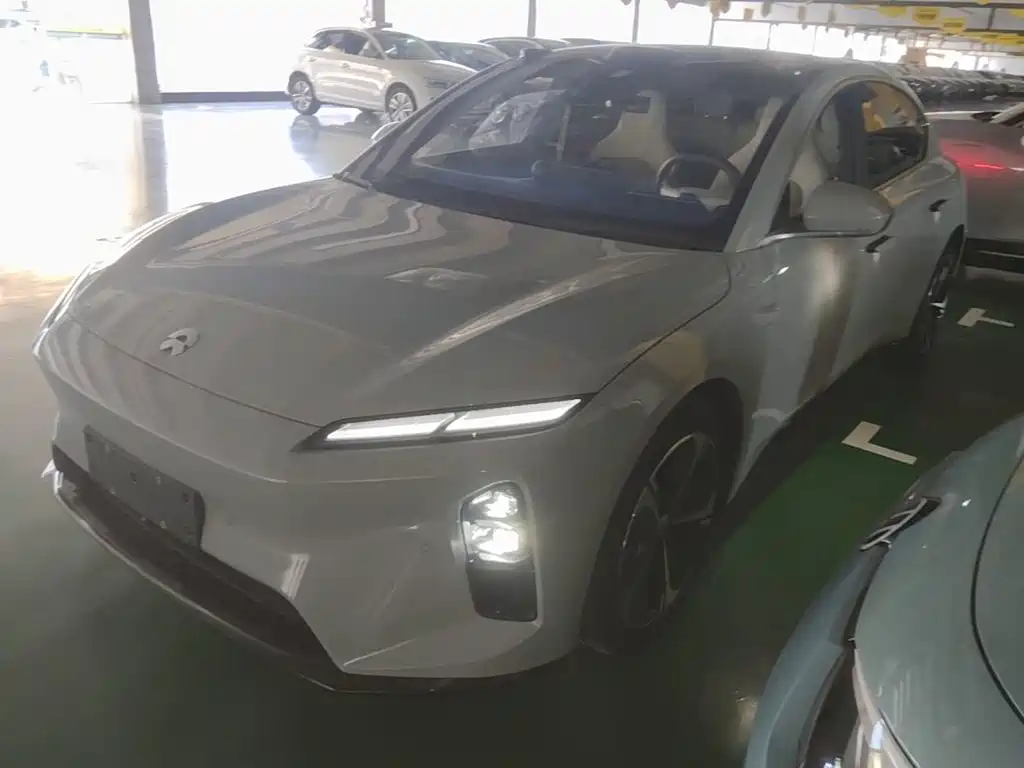 NIO ET5 2025
