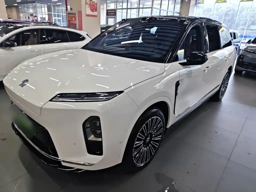 NIO ES8 2025