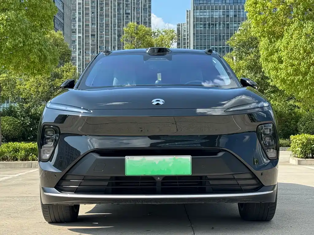 NIO ES8 2025