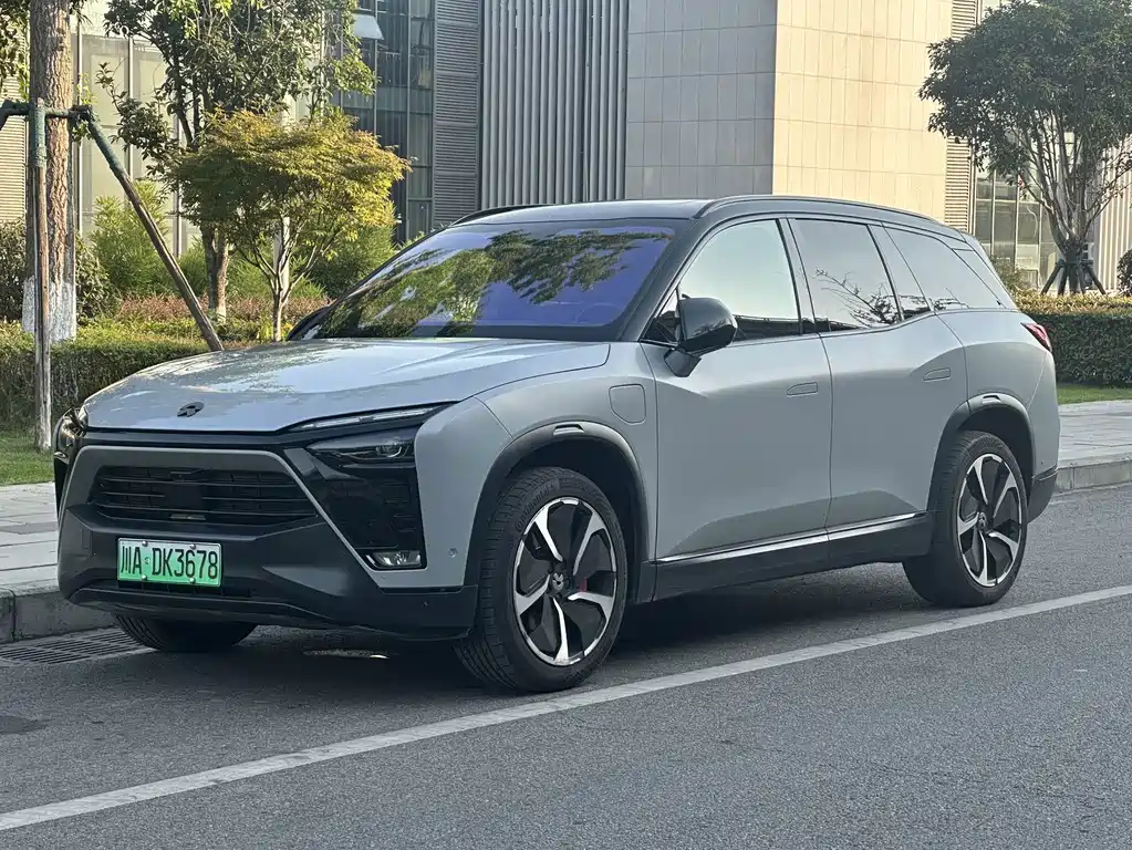 NIO ES8 2021