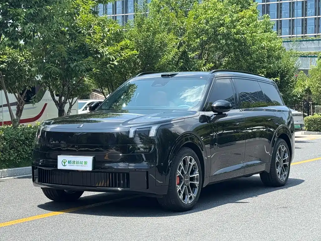 Lynk & Co 领克900 2025