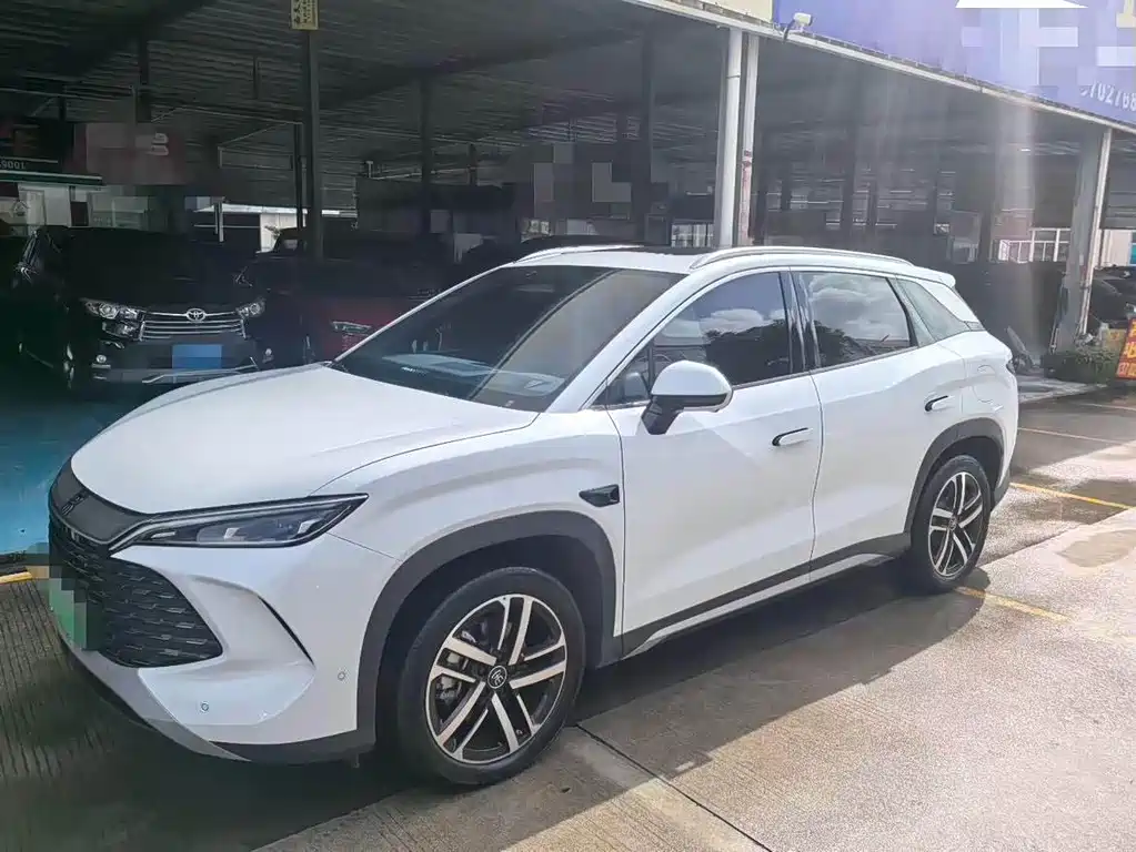 BYD L DM-i 2025