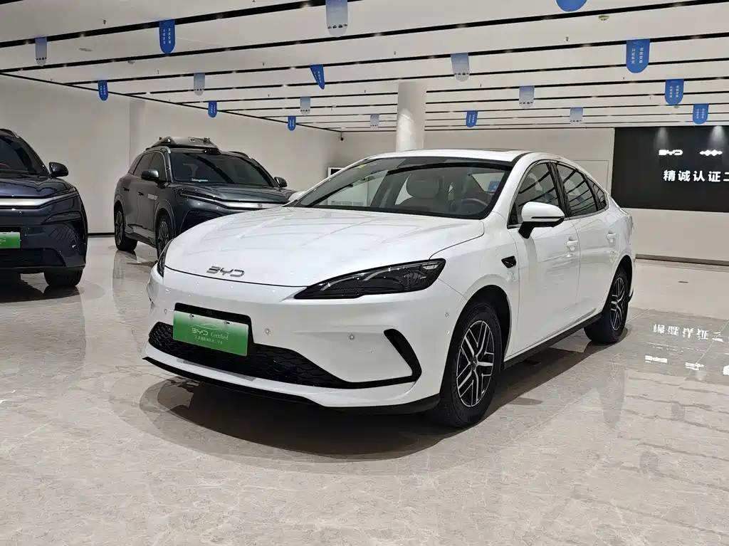 BYD Seal 05 DM-i 2025