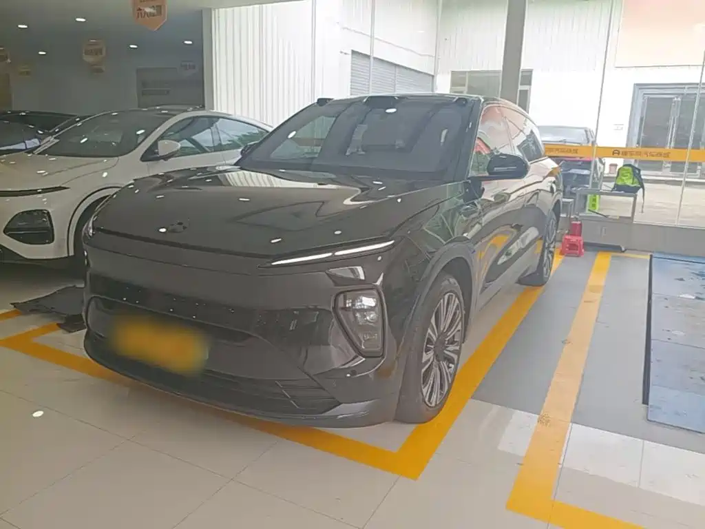 NIO ES8 2025