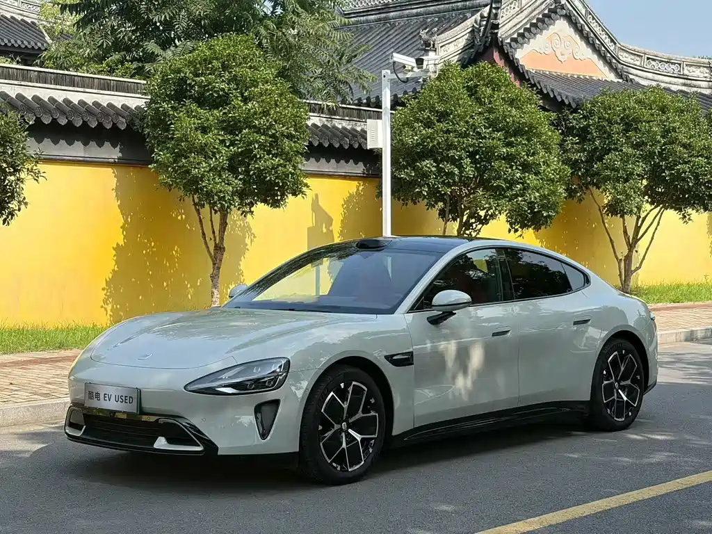 Xiaomi SU7 2025
