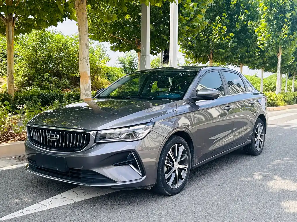 Geely Emgrand 2022