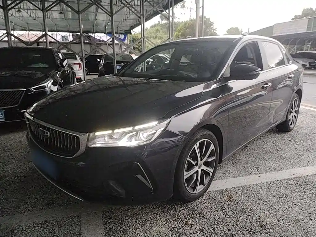 Geely Emgrand 2022