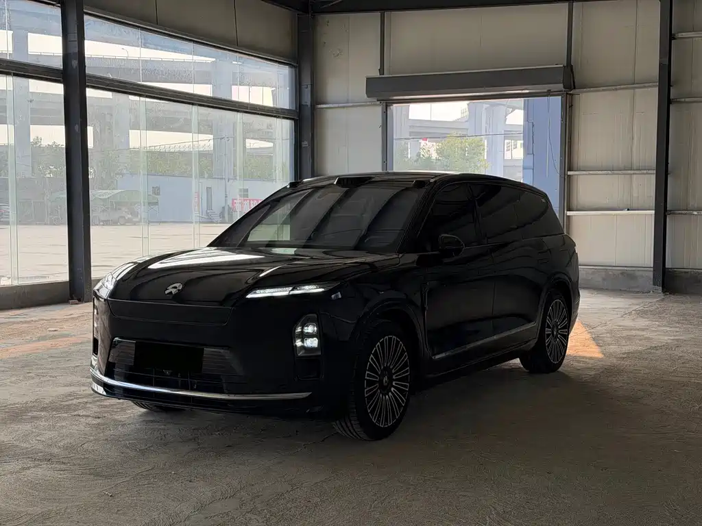 NIO ES8 2025