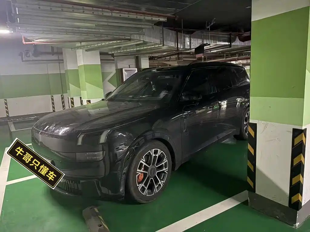 Lynk & Co 领克900 2025