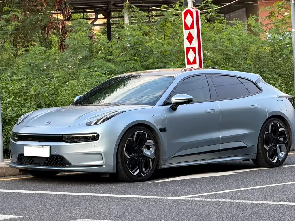 Zeekr 001 2022
